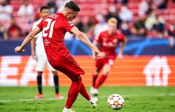 Màn sút phạt đền kỳ lạ chưa từng thấy ở Champions League