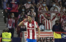 Suarez giải thích về cử chỉ “gọi điện” gây tranh cãi trước Barca