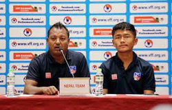 HLV U17 Thái Lan và U17 Nepal phản ứng trái chiều về công tác trọng tài