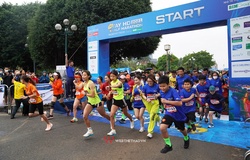 Tay Ho Half Marathon 2021 chạy trên cung đường đẹp với chuyên môn cao