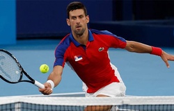 Kết quả tennis Olympic mới nhất: Thắng dễ như đi dạo, Djokovic đổ mồ hôi vì trời nóng hơn là do đối phương