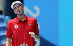 Sao tennis Nga Medvedev phản ứng khi bị hỏi đểu ở Olympic