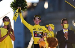 Jonas Vingegaard hạ “vua hai mùa” Tadej Pogacar, giành áo vàng Tour de France 2022