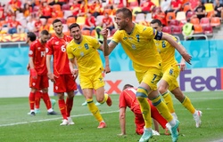 Yarmolenko áp sát số bàn thắng cho Ukraine của HLV Shevchenko