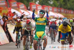 Tuấn Kiệt giải hạn chiến thắng “Vua nước rút” Nguyễn Tấn Hoài chặng 7 giải xe đạp Cúp Truyền hình HTV 2021