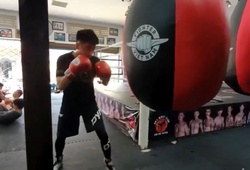 Phải đi học xa, boxer tập nhờ phòng Muay Thai của Nguyễn Trần Duy Nhất và cái kết ấm lòng