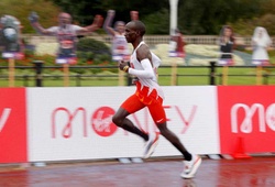 “Vua marathon” Eliud Kipchoge bị hạ bệ tại London Marathon 2020