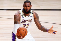 Lakers thua đau Game 3, LeBron James bực tức rời sân khi còn chưa hết trận