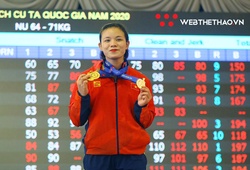 Chùm ảnh: Nén nỗi đau, nhà vô địch SEA Games Hồng Thanh giành hat-trick HCV cử tạ toàn quốc 2020