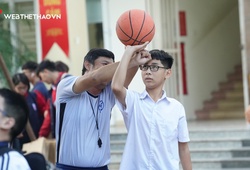 Chùm ảnh học sinh THCS Nguyễn Trãi hào hứng khi làm quen với bóng rổ