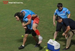 Cầu thủ U22 Việt Nam đau đớn rời sân vì chấn thương bất ngờ trên sân tập