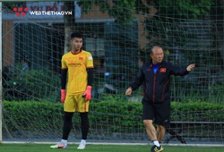 HLV Park Hang Seo “cầm tay chỉ việc” cho thủ môn số 1 U22 Việt Nam