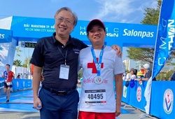 Ông Hải “vỉa hè” phá sâu kỷ lục cá nhân chạy marathon ngay giải đầu năm 2021