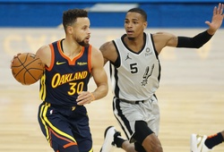 Stephen Curry tiếp tục toả sáng, GSW nhẹ nhàng nhấn chìm Spurs