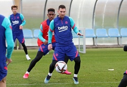 Messi khuấy động sân tập Barca bằng những bàn thắng đẹp mắt