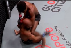 SỐC: Demetrious Johnson bị knockout lần đầu tiên trong sự nghiệp trước Adriano Moraes