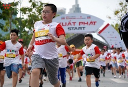 Khoảnh khắc đáng yêu trên đường chạy Kids Run Techcombank HCMC Marathon 2021 