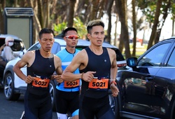 Những chàng trai marathon lấn sân bơi đạp chạy ở TRI-Factor Vietnam 2021