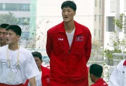 Trung phong Triều Tiên cao 2m35 và giấc mơ NBA tan nát vì chính trị!
