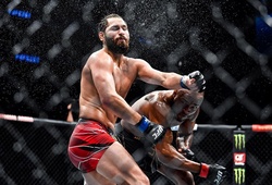 UFC 261: Kamaru Usman cho Jorge Masvidal nếm mùi knockout lần đầu tại UFC