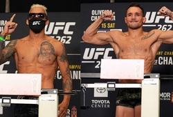 Michael Chandler, Charles Oliveira hoàn thành mức cân cho UFC 262