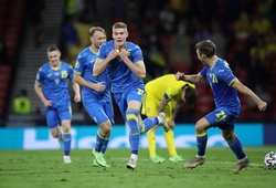Siêu dự bị ghi bàn đầu tiên giúp Ukraine chiến thắng lịch sử