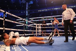 Boxing: Callum Smith đấm đối thủ co giật ngày ra mắt hạng bán nặng