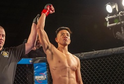 Combo đá xoay đẹp mắt của võ sĩ gốc Việt John Nguyễn hạ đối thủ tại giải MMA Canada