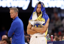 Curry tịt ngòi hiệp 4 và hiệp phụ, Warriors thua trận đầu tiên
