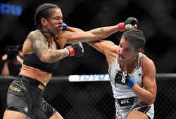 UFC 269: Julianna Pena kết liễu Amanda Nunes, cướp đai với màn lật kèo kinh điển 