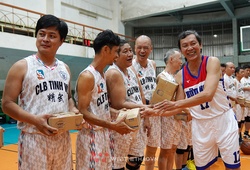 Thú vị Giải bóng rổ lão tướng Quận 5 tranh cúp Tinh Võ: Sân chơi của những “ông già gân"