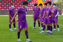 HLV đội U23 Việt Nam “ngán” mặt cỏ sân Campuchia