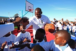 Cầu thủ NBA làm điều thần kỳ: Quyên góp 1 năm lương để xây bệnh viện tại châu Phi