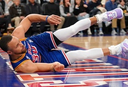 Stephen Curry giãn nhẹ dây chằng cổ chân, nghỉ hết Regular Season 2021-22