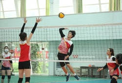 Đội tuyển bóng chuyền nữ Việt Nam đánh bại Ninh Bình Doveco