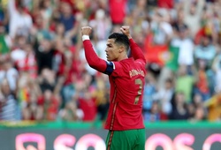 Ronaldo lập cú đúp cho Bồ Đào Nha nhưng vẫn tức giận