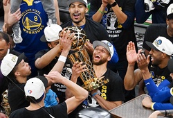 Chuỗi điểm 21-0 lịch sử đưa Golden State Warriors trở thành nhà vô địch NBA 2022