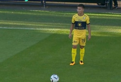Quang Hải sung sướng trong lần đầu ra sân tại Ligue 2  
