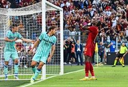 Mourinho nhận thẻ đỏ và nổi cơn tam bành sau khi AS Roma thua đau