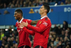 Ronaldo cán mốc 700 bàn thắng sau khi đóng vai “siêu dự bị”