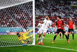 Courtois “trợ giúp” tạo nên bàn đầu tiên bằng đá phạt ở World Cup 