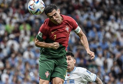 Công nghệ hiện đại chứng minh Ronaldo không ghi bàn trong trận gặp Uruguay