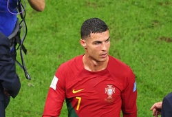 Ronaldo dỗi bỏ về sớm vì lần đầu tiên bị "bỏ rơi" sau 14 năm