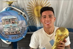 Đội tuyển Argentina mở tiệc ăn mừng World Cup trên máy bay về nước