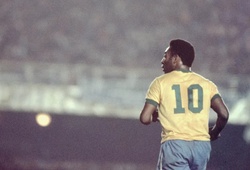Pele và bí ẩn của chiếc áo số 10 nổi tiếng