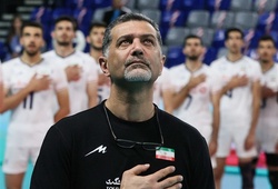 HLV đội tuyển bóng chuyền quốc gia Iran gây phẫn nộ khi tấn công học trò