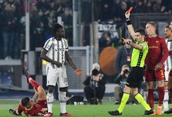 Tiền đạo Juventus nhận thẻ đỏ chỉ sau 40 giây trong trận thua Roma