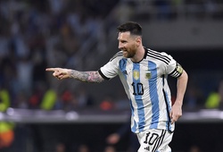 Messi lập hat-trick cho Argentina, lọt vào CLB 100 bàn thắng