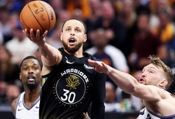 Stephen Curry rực sáng, đội hình chắp vá của Warriors hạ gục Sacramento Kings