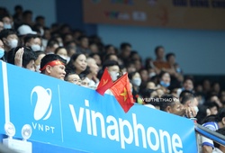 NTĐ Vĩnh Yên chật cứng khán giả trong trận đấu giữa Việt Nam và Đài Bắc Trung Hoa